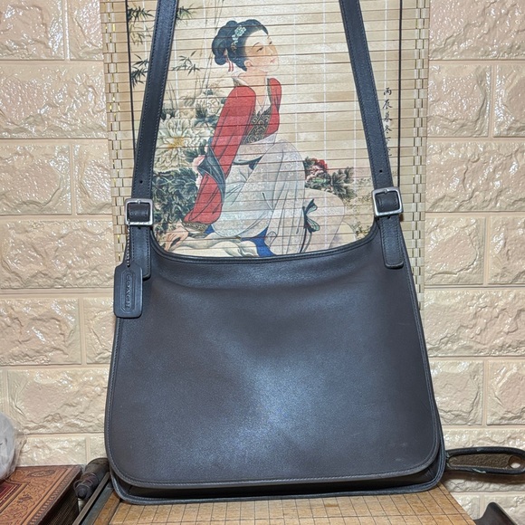 Coach Handbags - Coach Hippie Flap 9134 Vintage Grey Leather Shoulder Bag Crossbody Adj. Strap